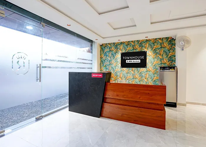 Super Townhouse Chakan Corporate Homestay Formerly New Royal Inn